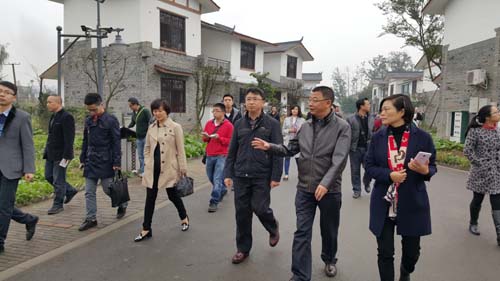 1448330113531054398.jpg 2015112314240881.jpg