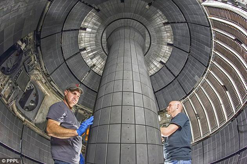 1472695665250070845.jpg ETj5-fxvqctw2631528.jpg