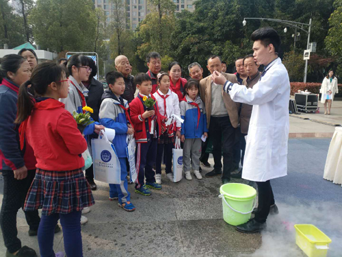 1553735641468002176.jpg 2019327104546115.jpg