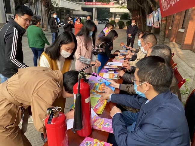 1609054937156041539.jpg 2.jpg