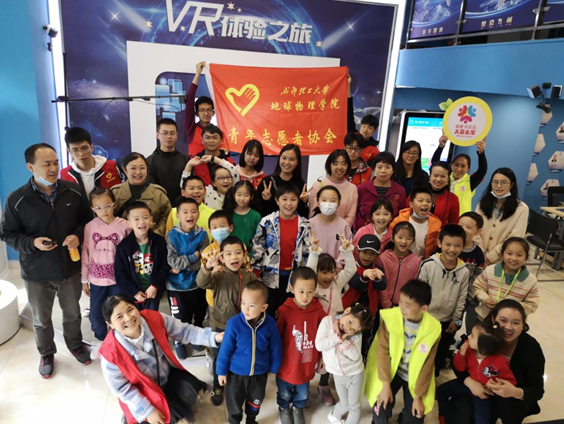 1609058363641080414.png 的v.png