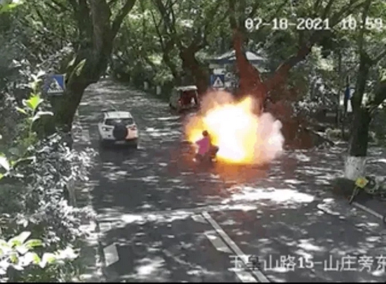 电动车电池引发的爆炸事故 | 新华网