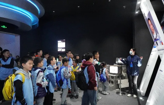 1739410285175012883.png 微信截图_20250213093041.png