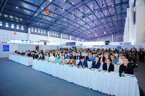 1745889844556071563.jpg 1745720490161017043.jpg